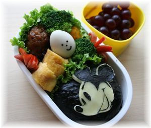 ミッキーマウス弁当 ボクのおべんと きょうのキャラ弁なあに